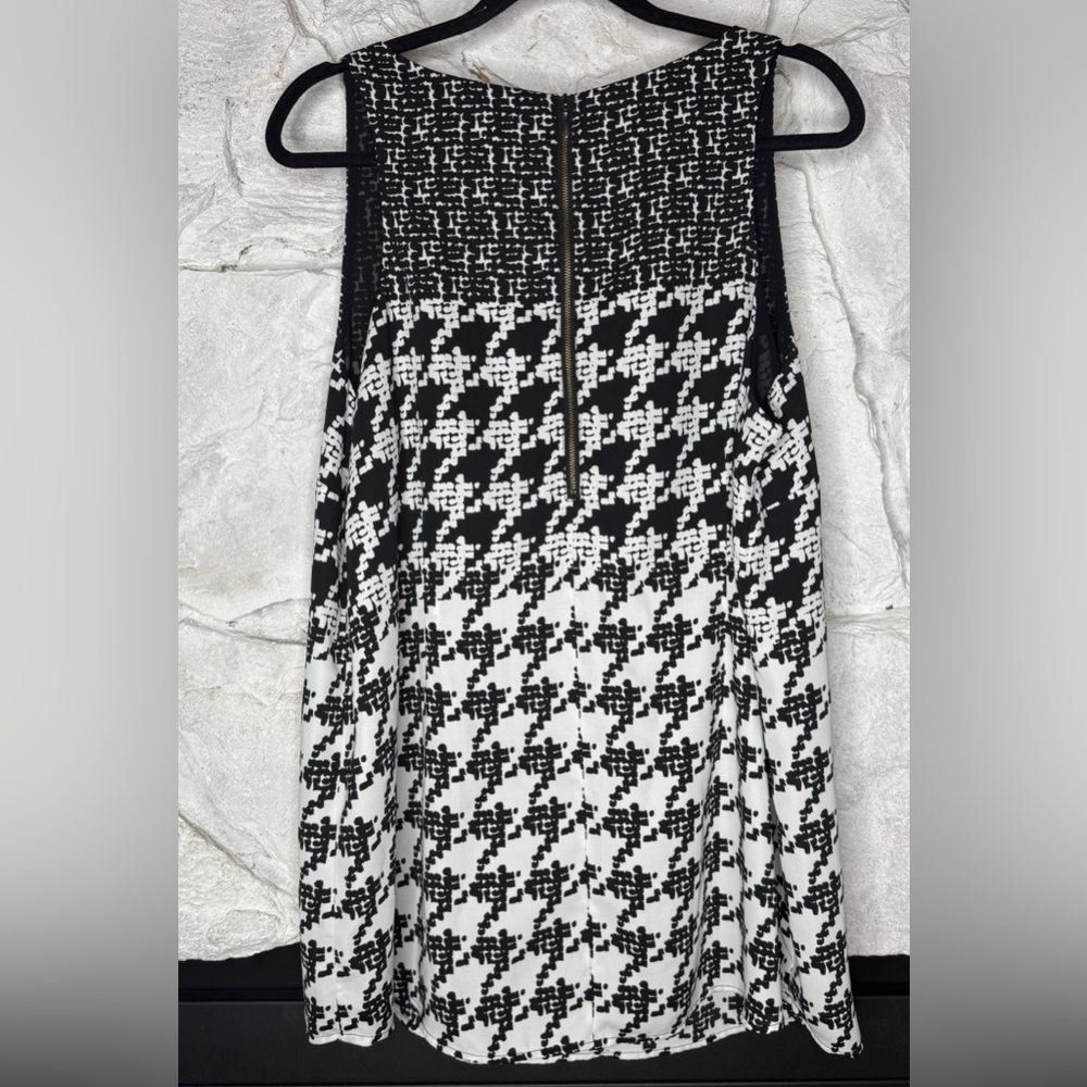CAbi | Women’s Black & White Houndstooth Sleeveless Lined Tunic Top, Size XL - Picture 6 of 12